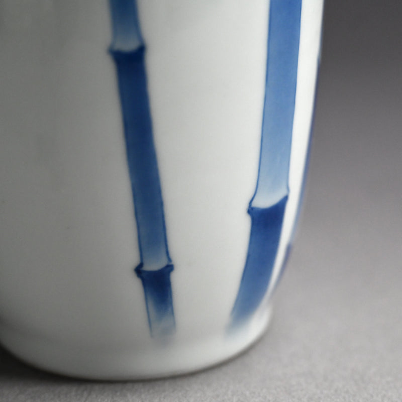 Antique Japanese Porcelain Vase ー宮川 (真葛) 香山 “青華 竹之畫 花瓶”