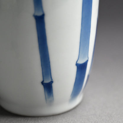 Antique Japanese Porcelain Vase ー宮川 (真葛) 香山 “青華 竹之畫 花瓶”