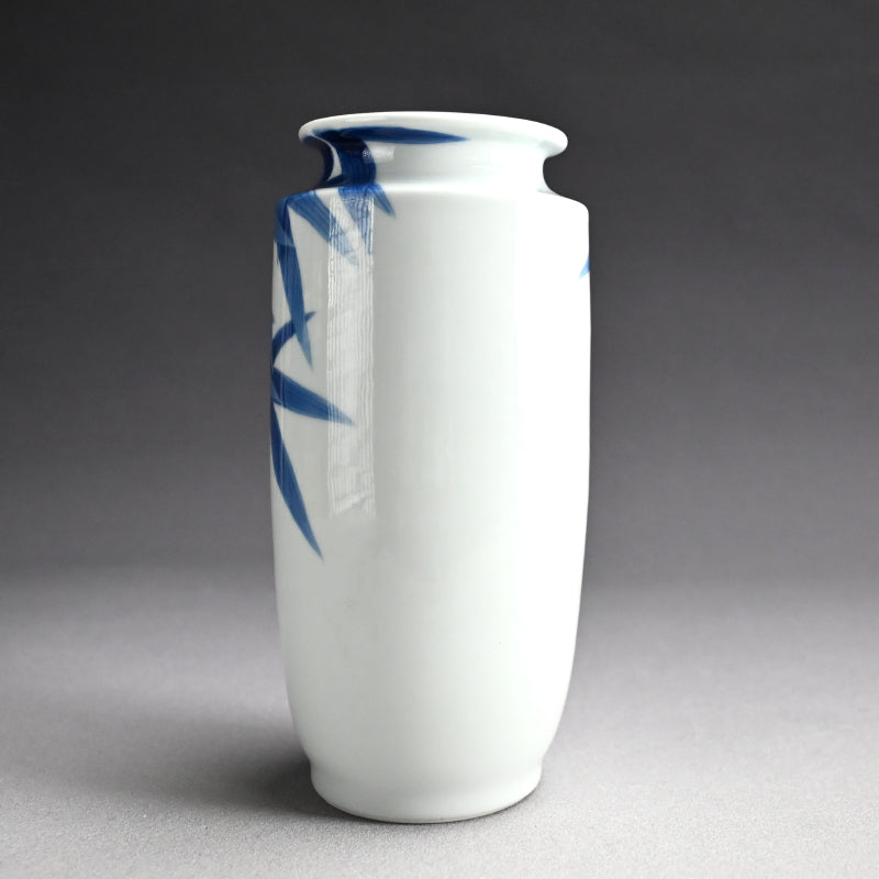 Antique Japanese Porcelain Vase ー宮川 (真葛) 香山 “青華 竹之畫 花瓶”