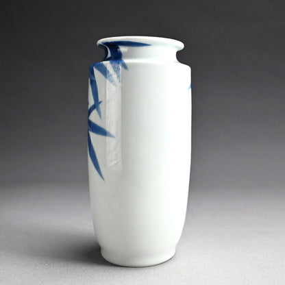 Antique Japanese Porcelain Vase ー宮川 (真葛) 香山 “青華 竹之畫 花瓶”