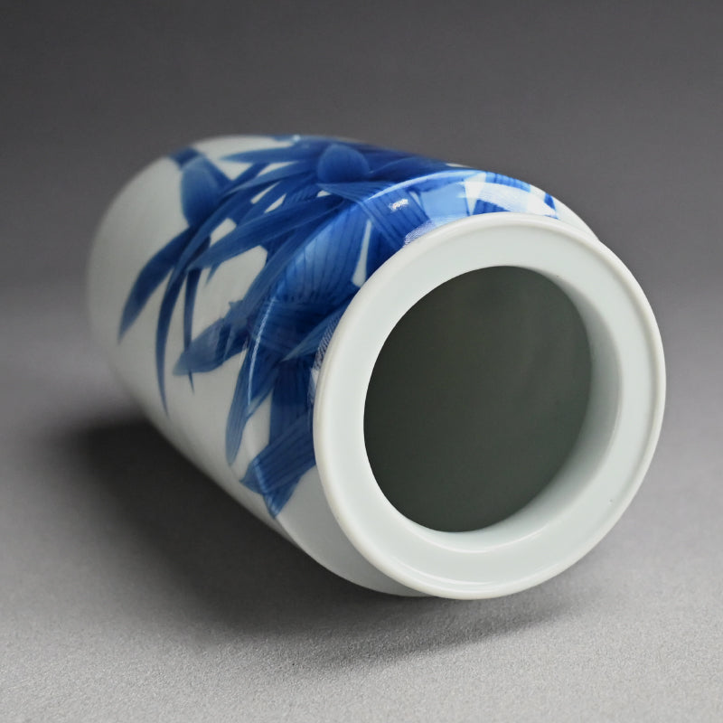 Antique Japanese Porcelain Vase ー宮川 (真葛) 香山 “青華 竹之畫 花瓶”