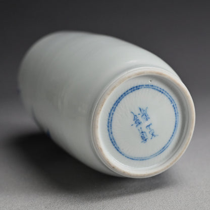 Antique Japanese Porcelain Vase ー宮川 (真葛) 香山 “青華 竹之畫 花瓶”