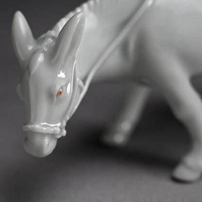 Porcelain Figurine ー宮川 (真葛) 香山 “白磁老子 置物”