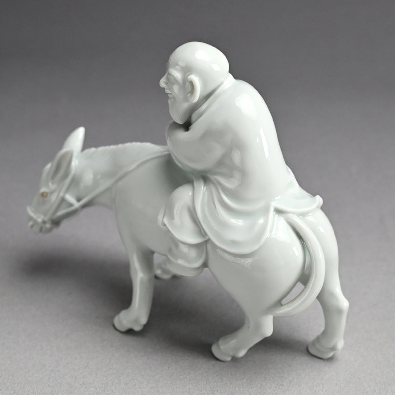 Porcelain Figurine ー宮川 (真葛) 香山 “白磁老子 置物”