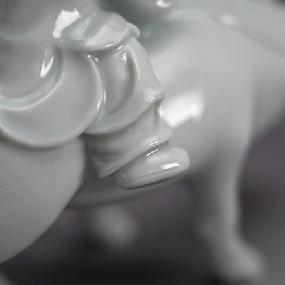 Porcelain Figurine ー宮川 (真葛) 香山 “白磁老子 置物”