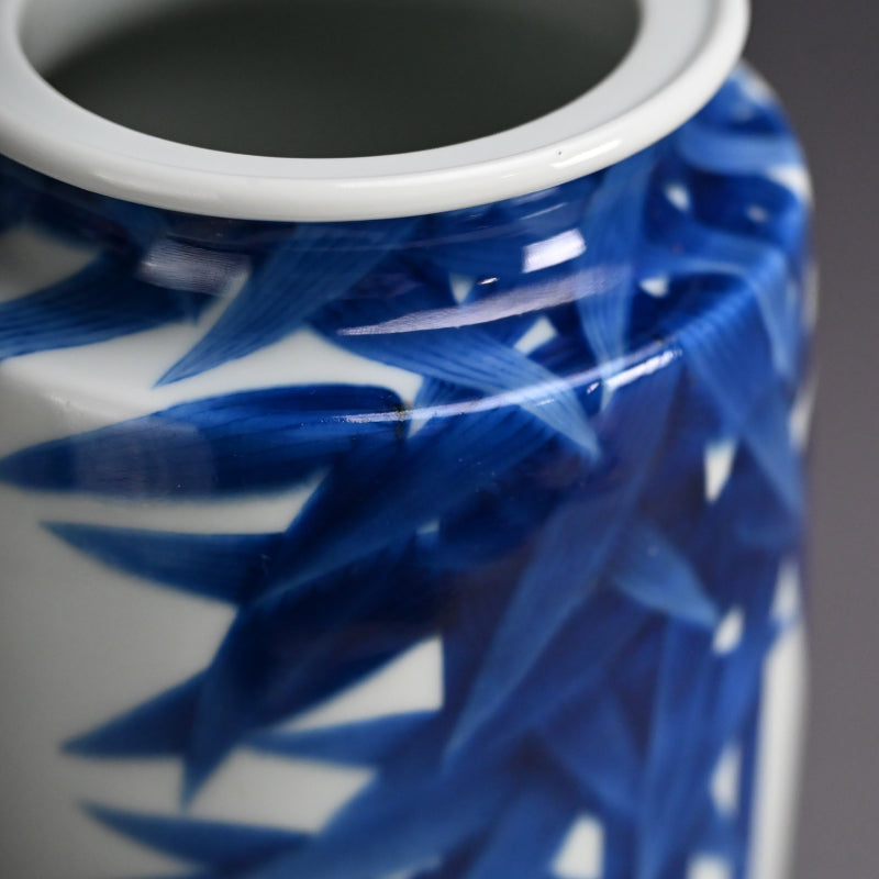 Porcelain Vase, Bamboo ー宮川 (真葛) 香山 “青華 竹之畫 花瓶”