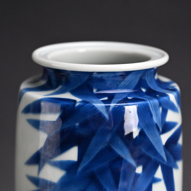 Porcelain Vase, Bamboo ー宮川 (真葛) 香山 “青華 竹之畫 花瓶”