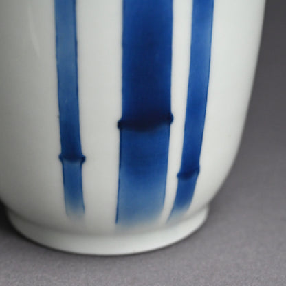 Porcelain Vase, Bamboo ー宮川 (真葛) 香山 “青華 竹之畫 花瓶”