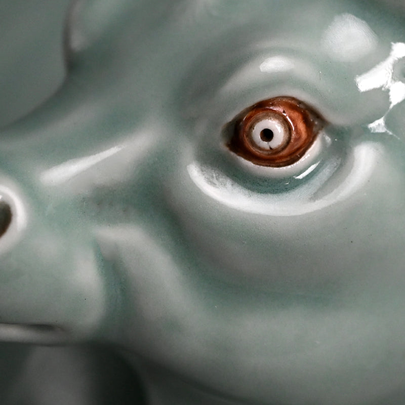 Japanese Porcelain Okimono ー宮川 (真葛) 香山 “青磁釉 牛置物”