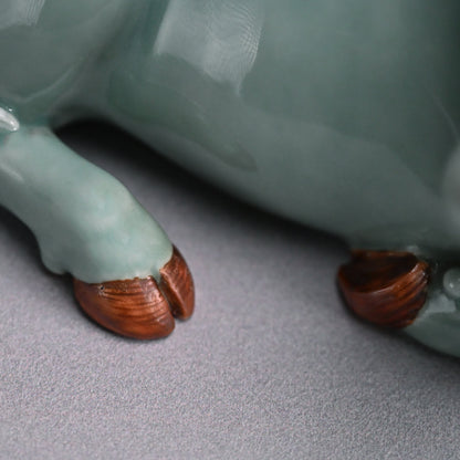 Japanese Porcelain Okimono ー宮川 (真葛) 香山 “青磁釉 牛置物”