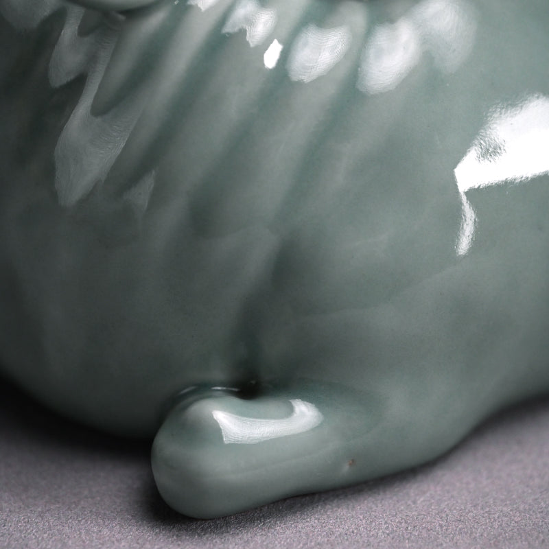 Japanese Porcelain Okimono ー宮川 (真葛) 香山 “青磁釉 牛置物”