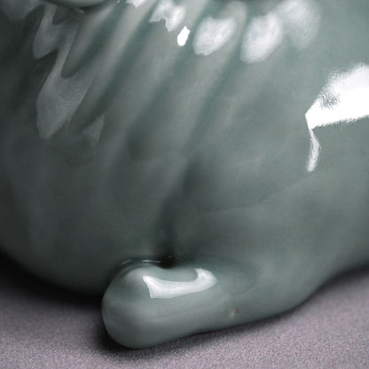 Japanese Porcelain Okimono ー宮川 (真葛) 香山 “青磁釉 牛置物”