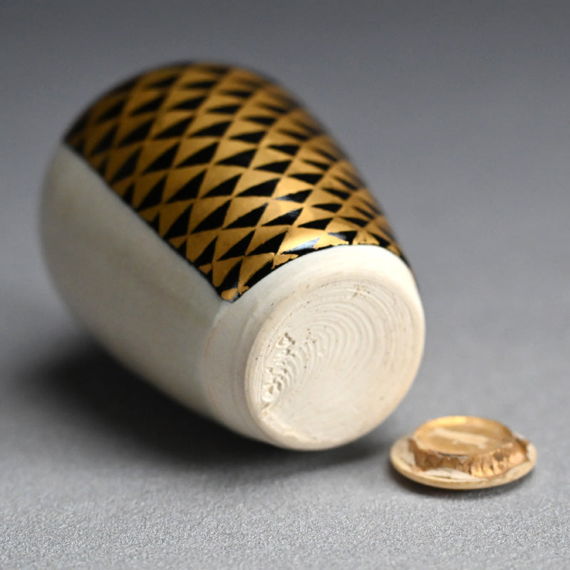 Rare Kozan Chaire Tea Container ー宮川 (真葛) 香山 “仁清意 狂言模様”