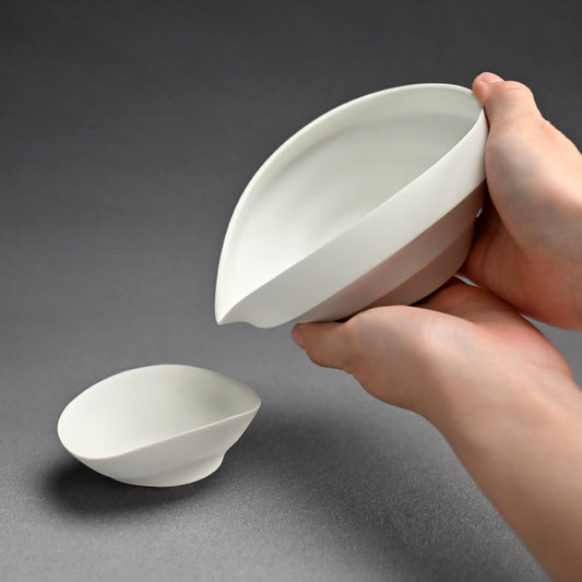 Radiant White Sake set ー馬場 麟汰郎 “白磁酒器 皎”