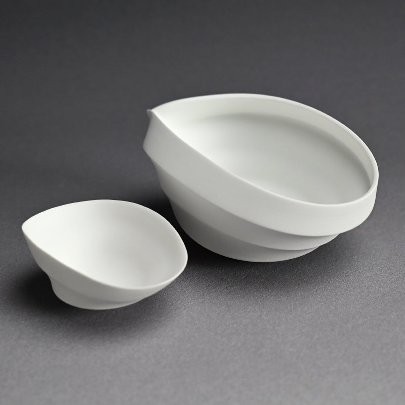 Radiant White Sake set ー馬場 麟汰郎 “白磁酒器 皎”