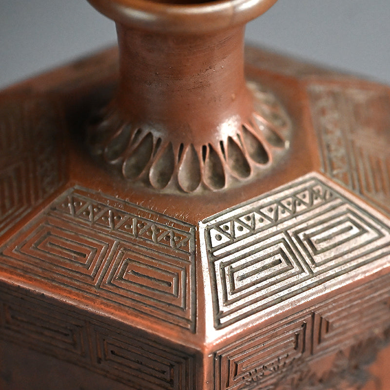 Edo period Bizen Rokkaku Bin Vase