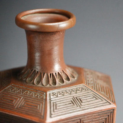 Edo period Bizen Rokkaku Bin Vase