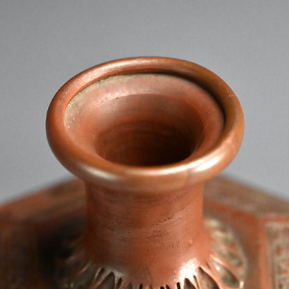 Edo period Bizen Rokkaku Bin Vase