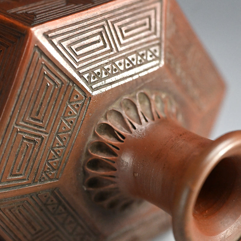 Edo period Bizen Rokkaku Bin Vase