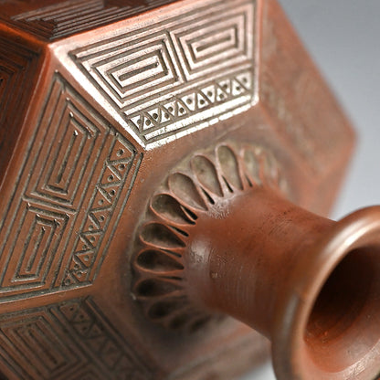 Edo period Bizen Rokkaku Bin Vase