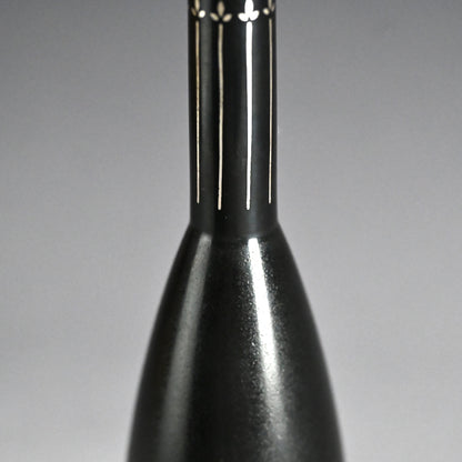 Silver Inlay Bronze Vase by LNT ー中川 衛 “銀象嵌花器芽生え”