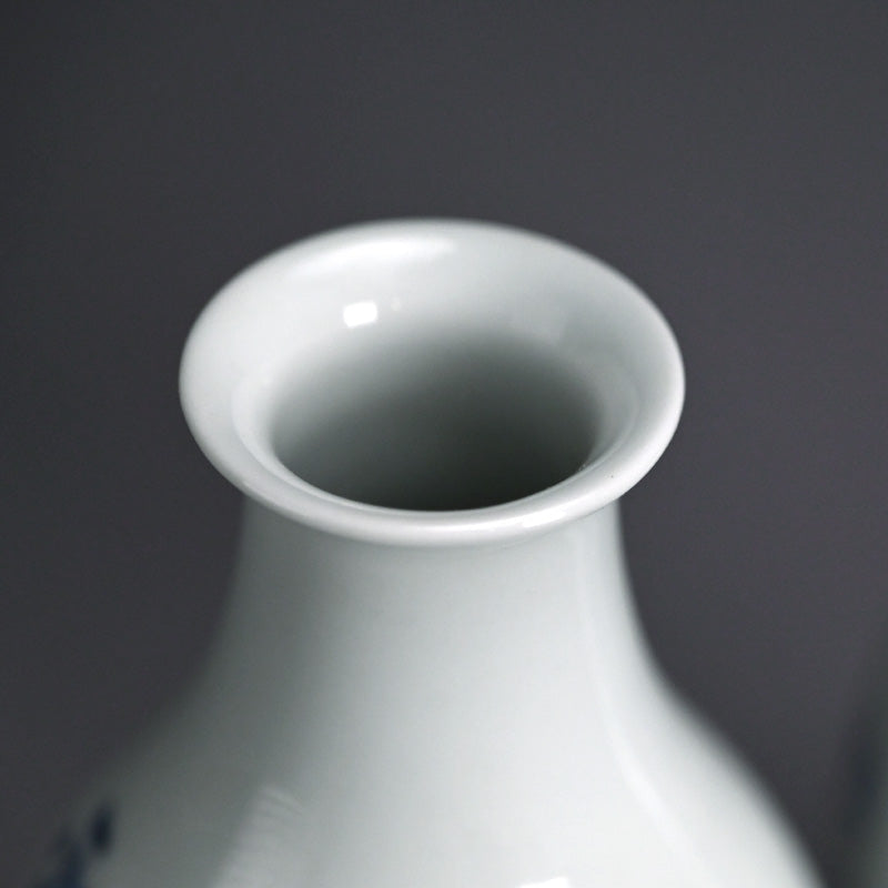 Shonen & Chikusen pair Tokkuri Sake Flasks ー鈴木 松年, 三浦 竹泉 “松年筆 竹泉造 梅画徳利盃”