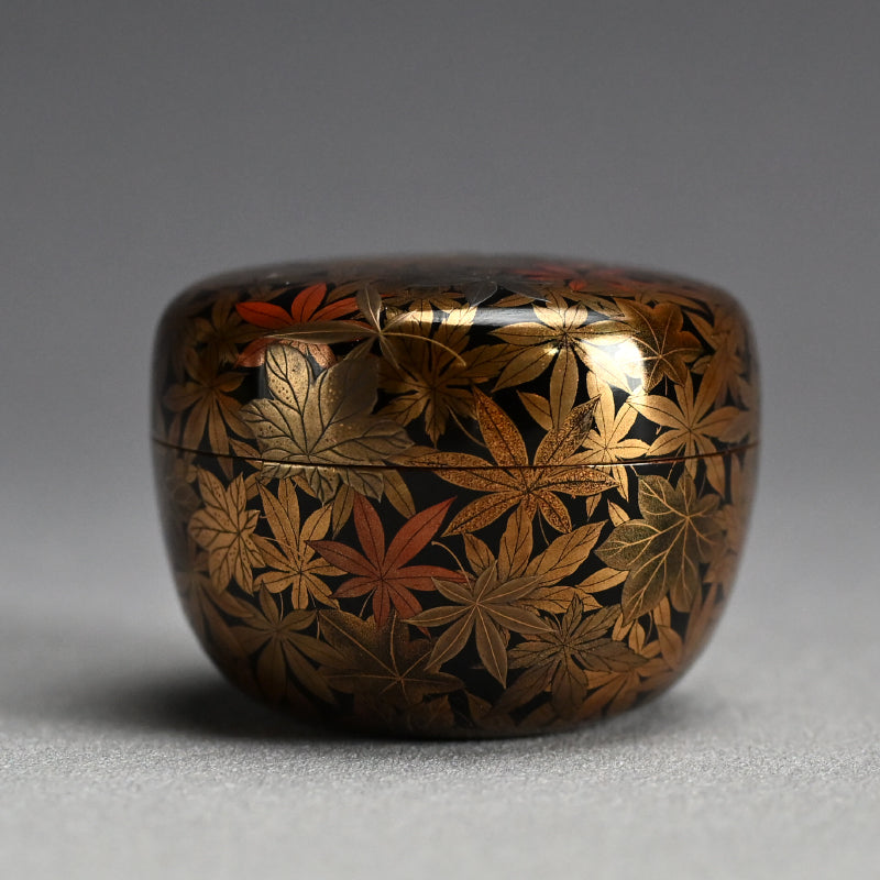 Antique Lacquer Natsume with Maple leaves by Shomosai ー松茂斎 “紅葉 平棗”