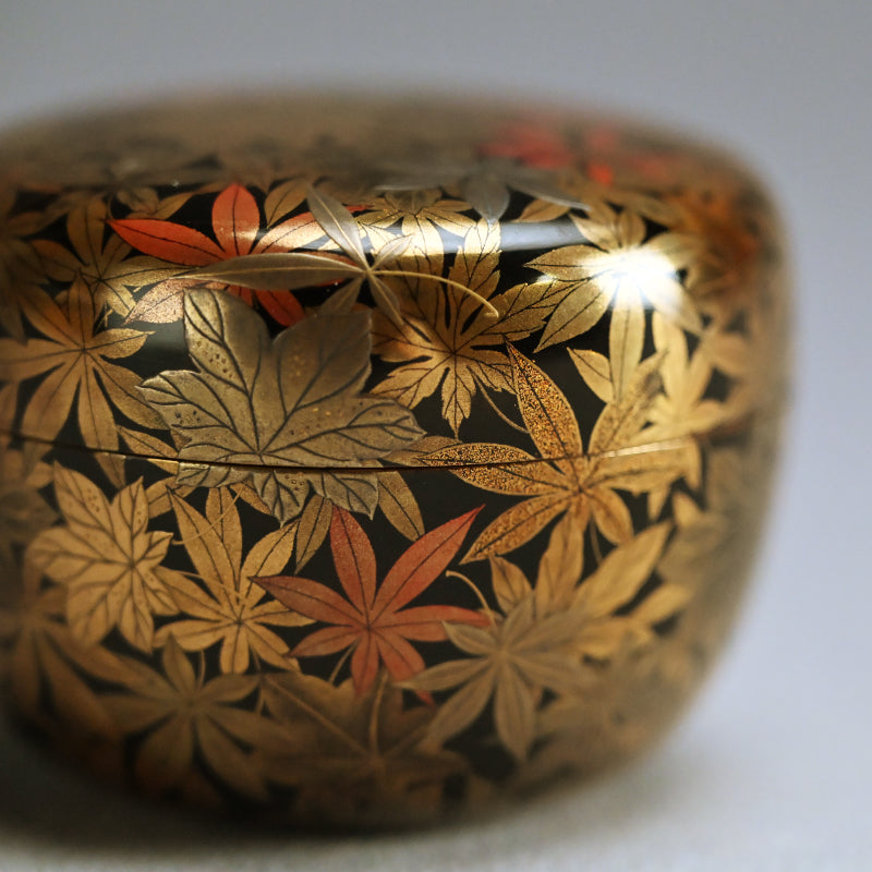 Antique Lacquer Natsume with Maple leaves by Shomosai ー松茂斎 “紅葉 平棗”