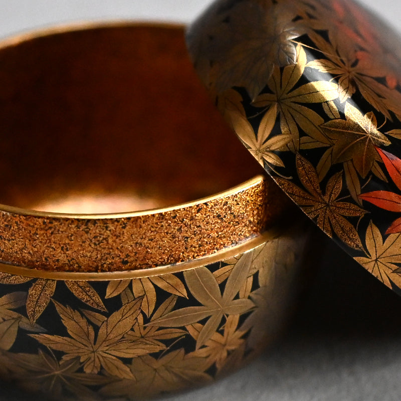 Antique Lacquer Natsume with Maple leaves by Shomosai ー松茂斎 “紅葉 平棗”
