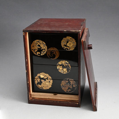 Exquisite Edo p. Japanese 4 Tiered Lacquer Box Set ー勝軍木庵 光英「花丸蒔画 重箱」