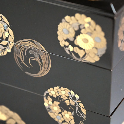 Exquisite Edo p. Japanese 4 Tiered Lacquer Box Set ー勝軍木庵 光英「花丸蒔画 重箱」