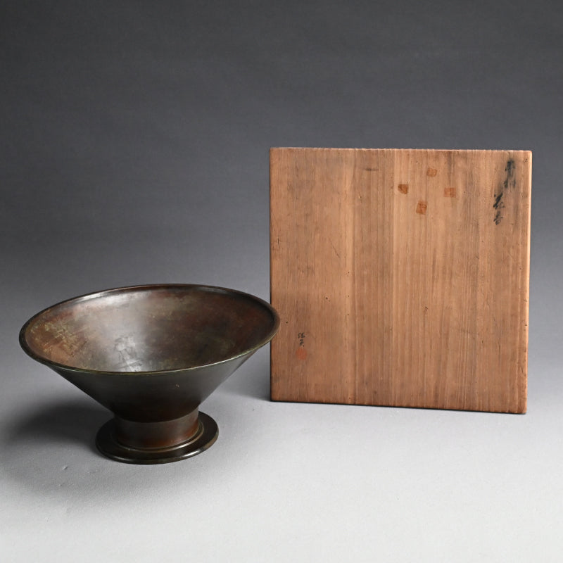 Footed Art-Deco Bronze Vase ー初代 中島 保美 “青銅花器”