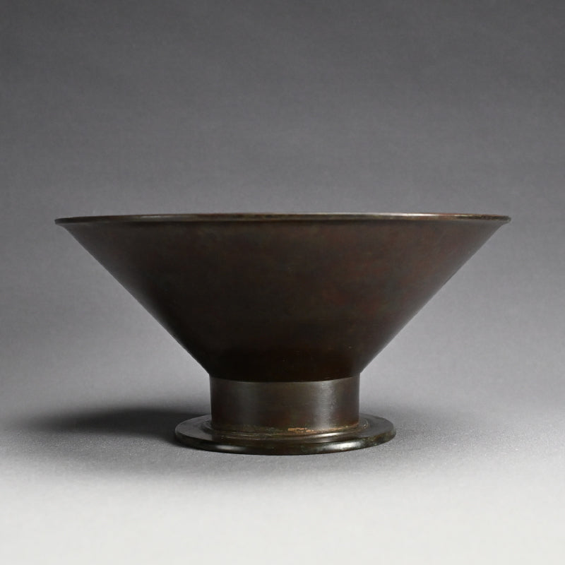Footed Art-Deco Bronze Vase ー初代 中島 保美 “青銅花器”