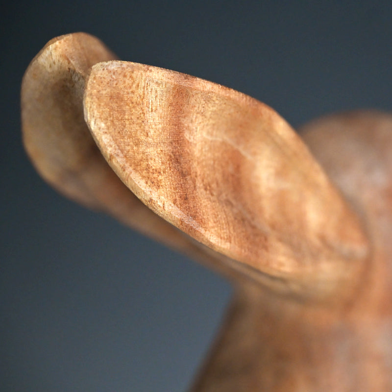 Carved Wooden Rabbit Sculpture ー潮田 皓哉 “木彫 兎”