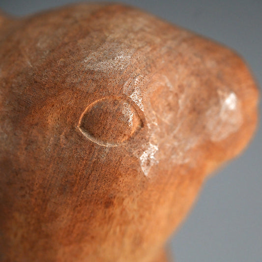 Carved Wooden Rabbit Sculpture ー潮田 皓哉 “木彫 兎”