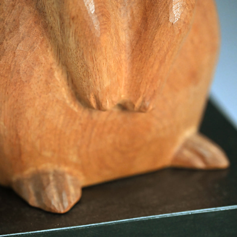 Carved Wooden Rabbit Sculpture ー潮田 皓哉 “木彫 兎”
