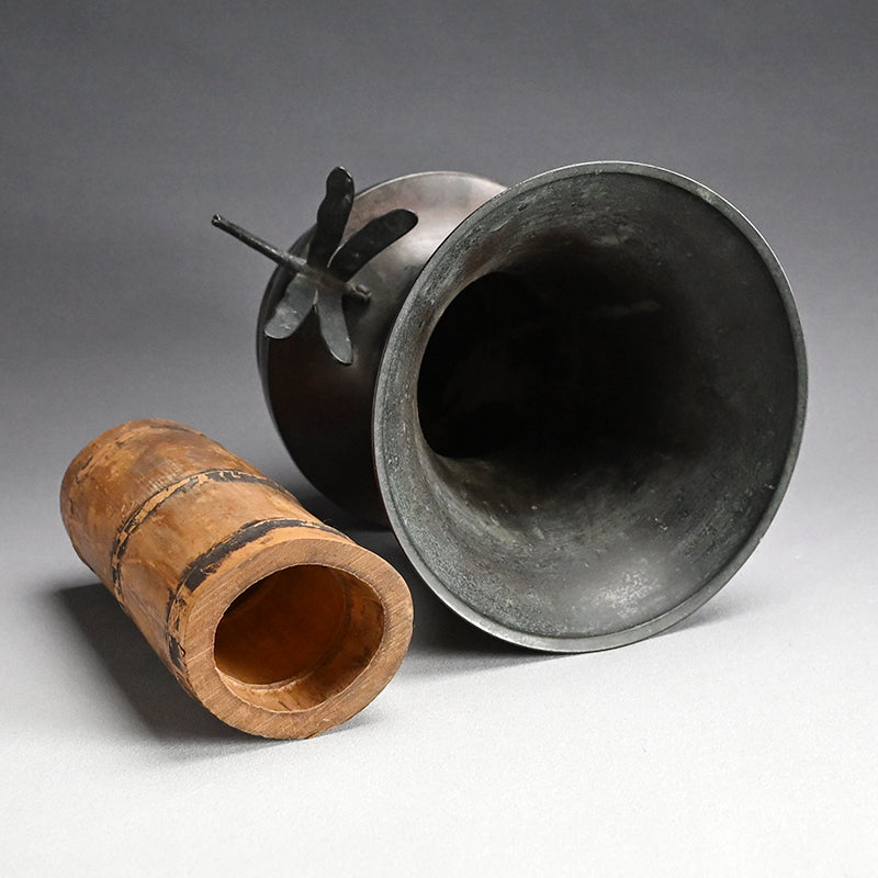 Edo p. Flaring Bronze Vase w/ Dragonfly Handles