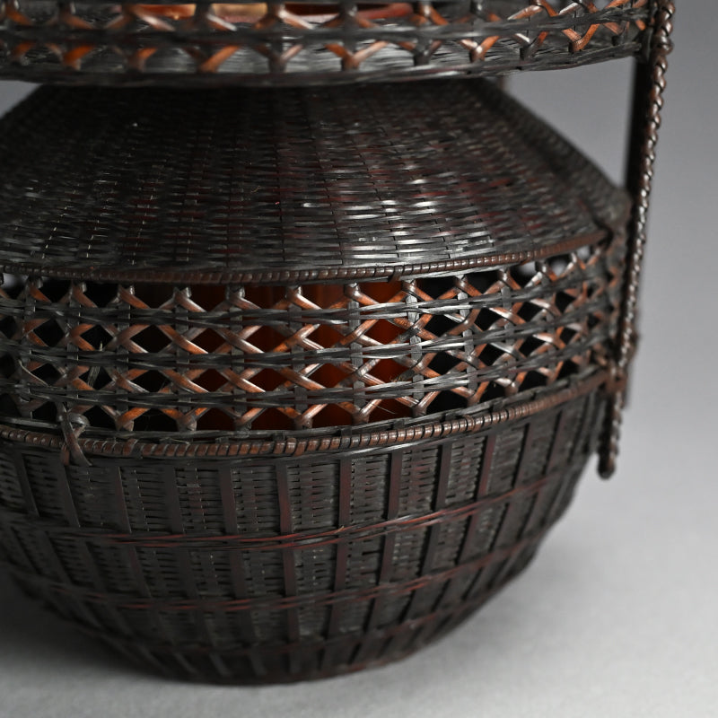 Chinese Style Woven Bamboo Basket ー鈴木 竹朋斎 "唐物写 手付花籠"