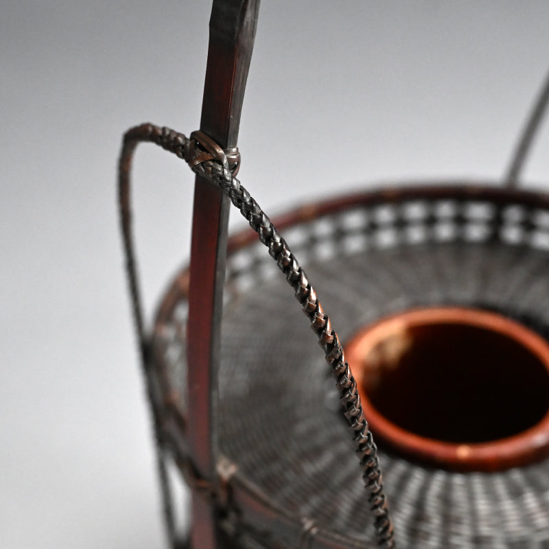 Chinese Style Woven Bamboo Basket ー鈴木 竹朋斎 "唐物写 手付花籠"
