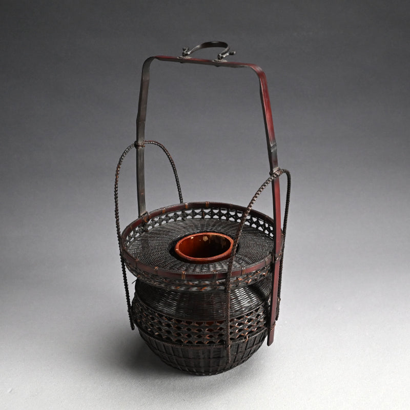 Chinese Style Woven Bamboo Basket ー鈴木 竹朋斎 "唐物写 手付花籠"