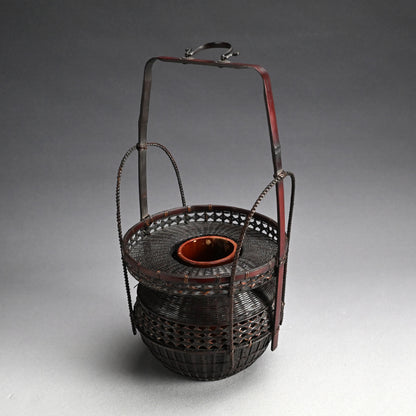 Chinese Style Woven Bamboo Basket ー鈴木 竹朋斎 "唐物写 手付花籠"
