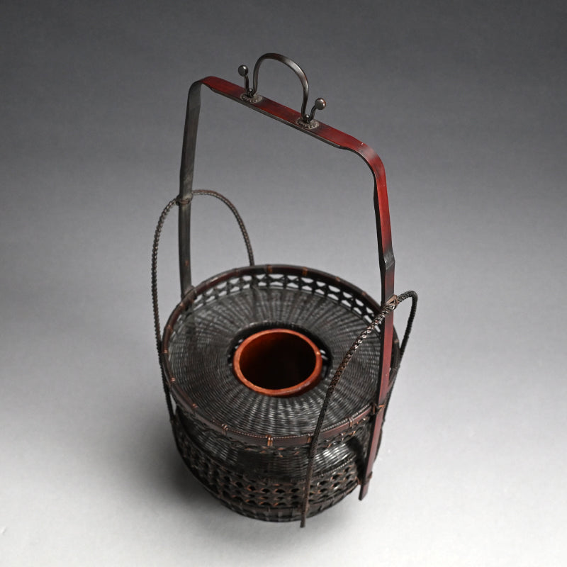 Chinese Style Woven Bamboo Basket ー鈴木 竹朋斎 "唐物写 手付花籠"