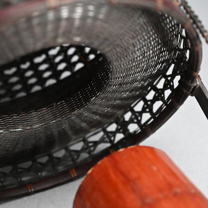 Chinese Style Woven Bamboo Basket ー鈴木 竹朋斎 "唐物写 手付花籠"