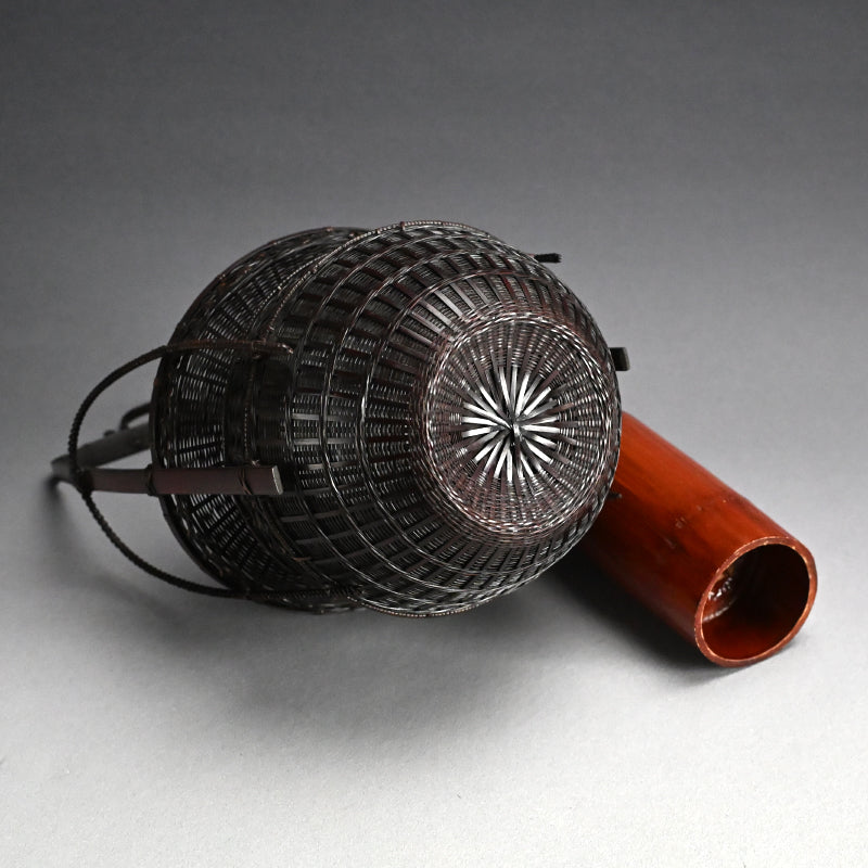 Chinese Style Woven Bamboo Basket ー鈴木 竹朋斎 "唐物写 手付花籠"