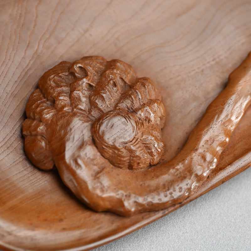 Nyoi Wood Tray by Shochikusai ー市川 小竹斎 "払子如意刻 香盆"