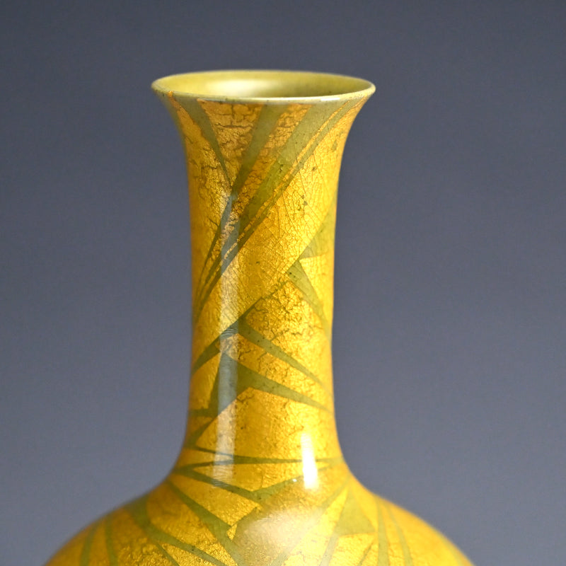 Yurikinsai Yellow Gold Vase ー小野 珀子 “釉裏金彩 花立”