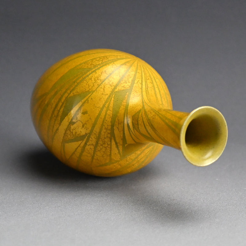 Yurikinsai Yellow Gold Vase ー小野 珀子 “釉裏金彩 花立”