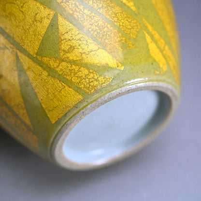 Yurikinsai Yellow Gold Vase ー小野 珀子 “釉裏金彩 花立”