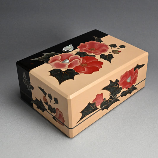 Mid-Century Lacquer Box ー泉 篤彦 "漆器立葵手箱"