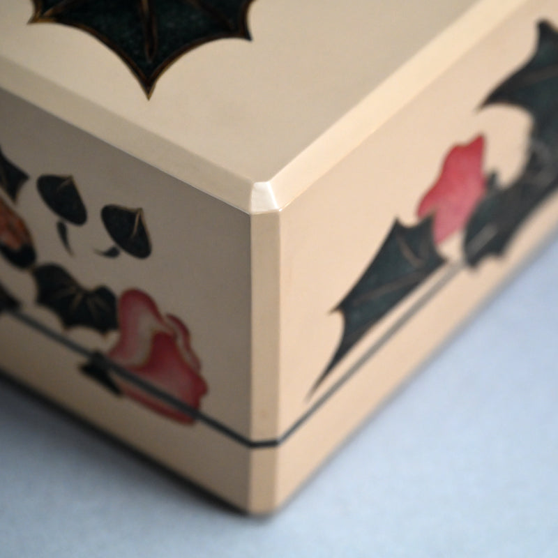 Mid-Century Lacquer Box ー泉 篤彦 "漆器立葵手箱"